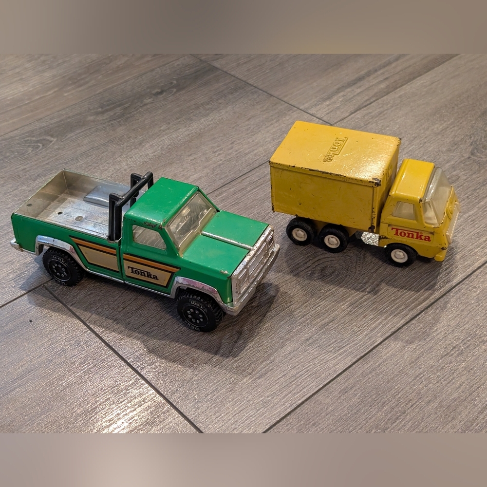 2 Tonka vintage die cast trucks